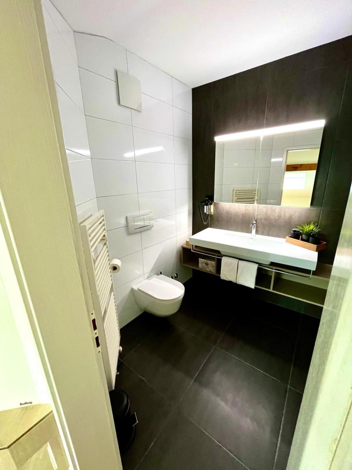 Apart-hôtel Le Pont-de-thielle Hotel 3*