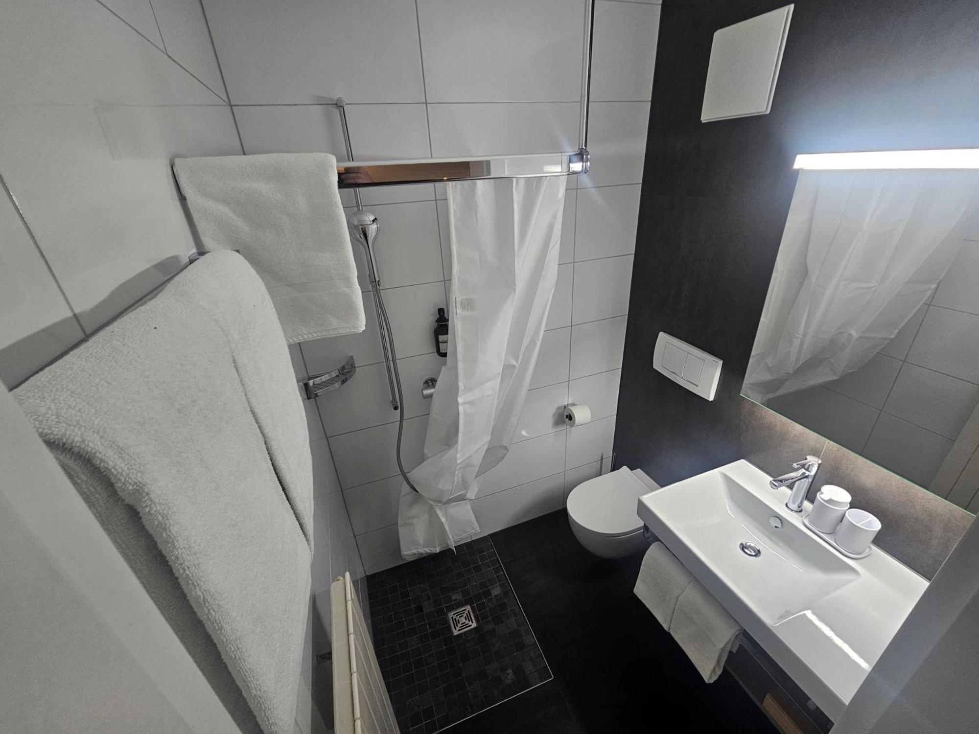 Apart-hôtel Le Pont-de-thielle Hotel 3*